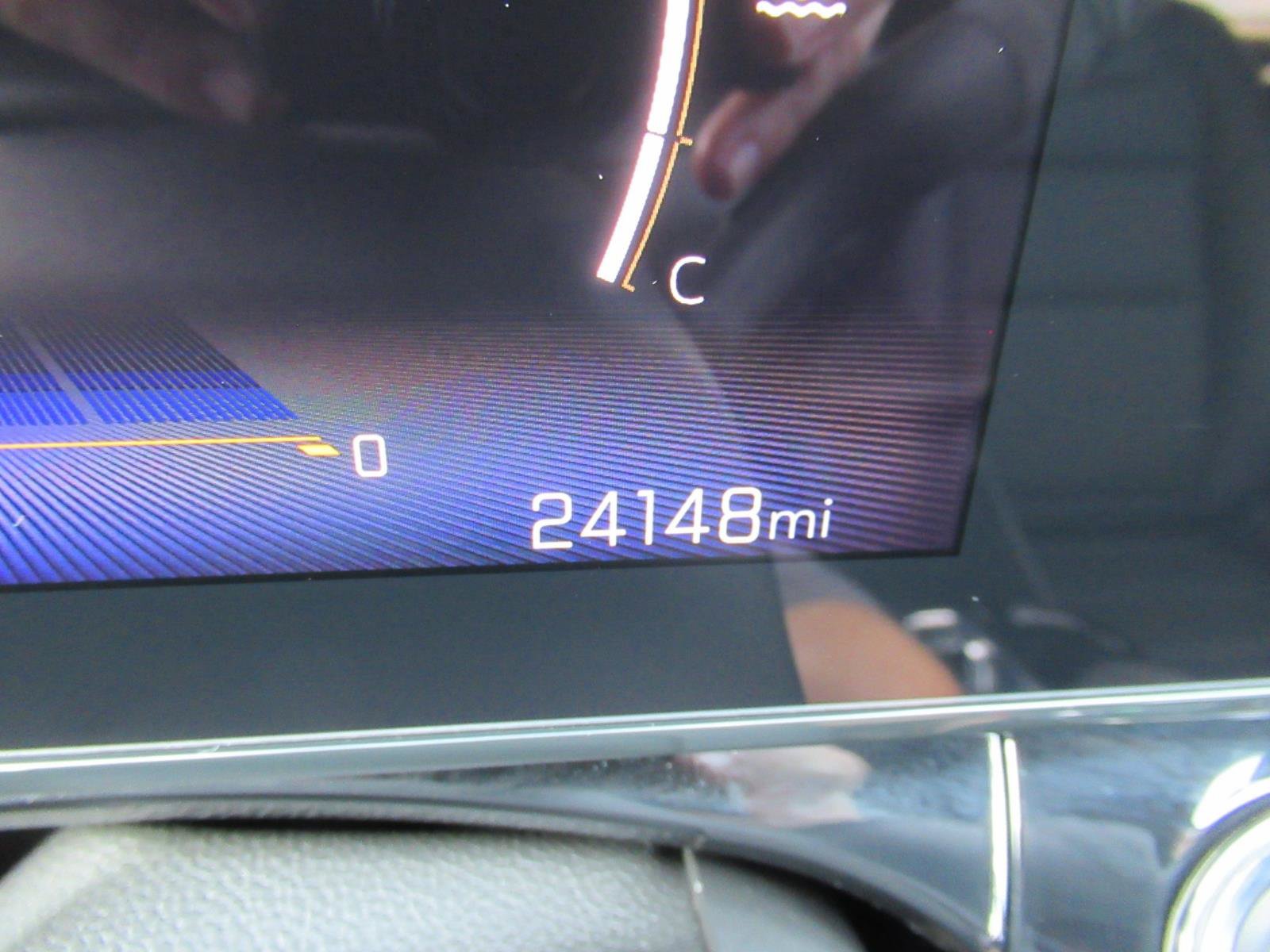Used 2024 Chevrolet Trax RS w/ Sunroof Package FWD image 34