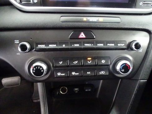 Used 2022 Kia Sportage LX image 10