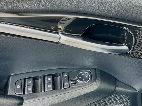 Certified 2025 Kia Seltos S FWD image 23