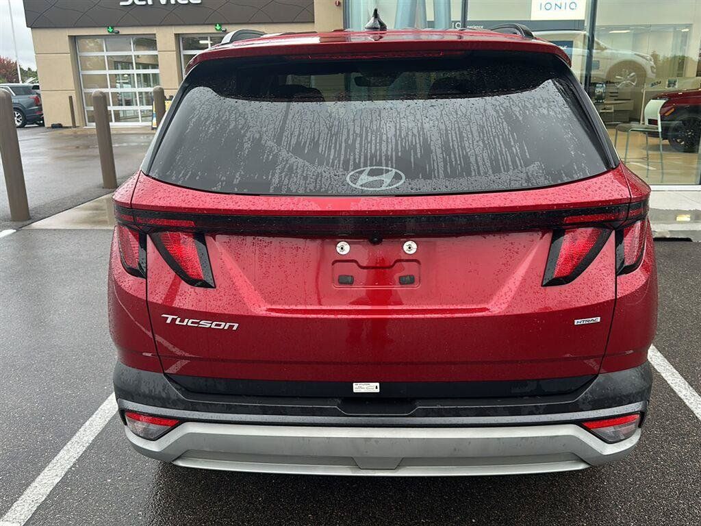 Certified 2025 Hyundai Tucson SEL AWD/4WD image 4