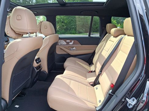 Certified 2026 Mercedes-Benz GLS 450 4MATIC image 6