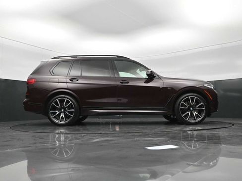 Used 2021 BMW X7 xDrive40i w/ M Sport Package AWD/4WD image 29