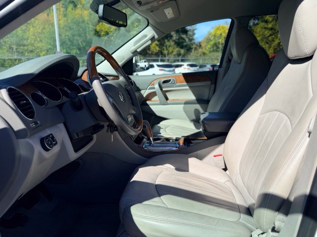 Used 2011 Buick Enclave CXL FWD image 6