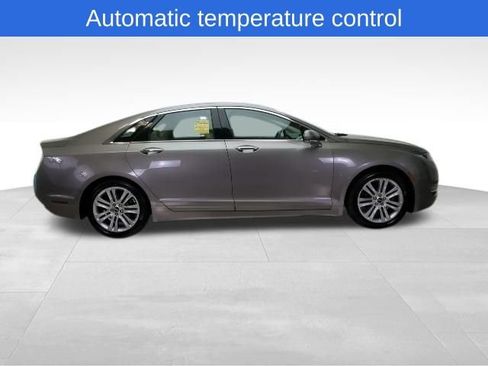 Used 2016 Lincoln MKZ image 7
