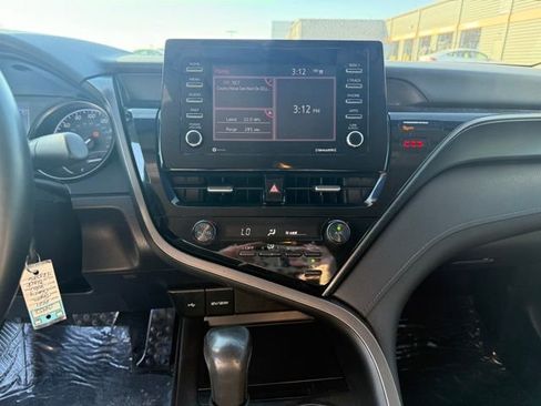 Used 2021 Toyota Camry SE image 21