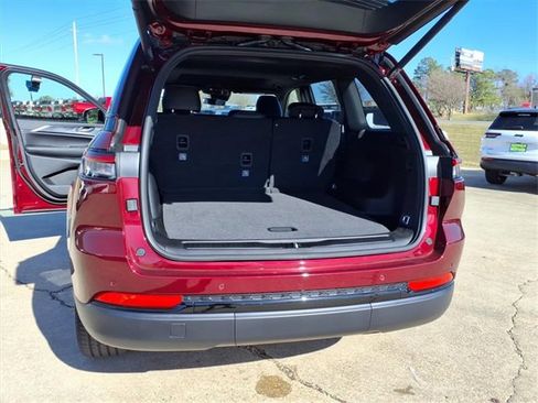 New 2025 Jeep Grand Cherokee Altitude image 17