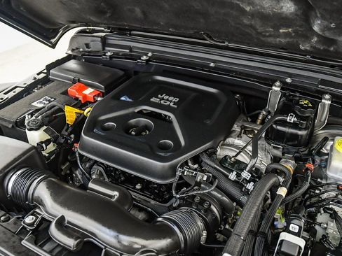 Used 2022 Jeep Wrangler Unlimited Rubicon image 32