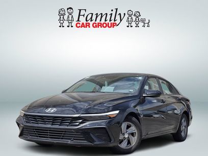 Used 2025 Hyundai Elantra SE