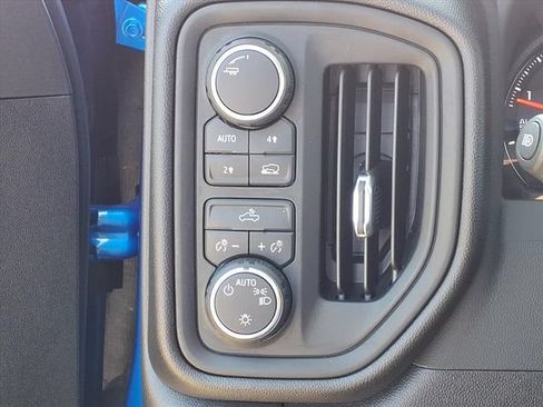 Used 2025 Chevrolet Silverado 1500 Custom w/ LPO, Dark Essentials Package AWD/4WD image 17