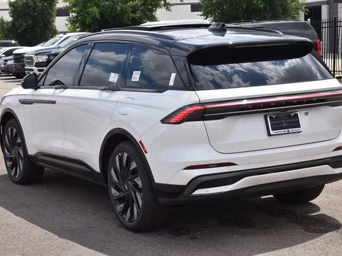 New 2026 Lincoln Nautilus Reserve AWD/4WD image 9