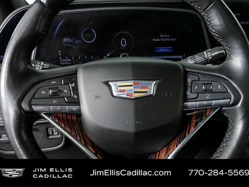 Used 2024 Cadillac Escalade ESV Premium Luxury image 10