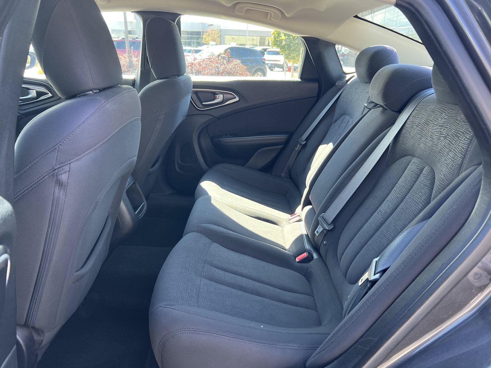 Used 2015 Chrysler 200 Limited w/ Convenience Group FWD image 27