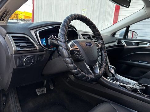 Used 2016 Ford Fusion SE w/ Equipment Group 202A image 22