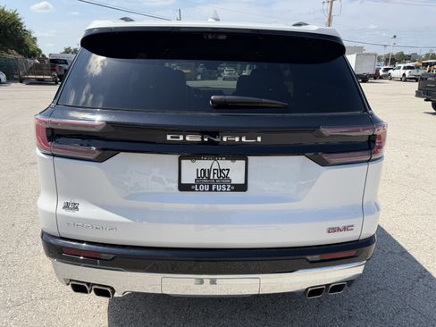 Used 2024 GMC Acadia Denali w/ Super Cruise Package FWD image 6