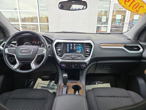 Used 2019 GMC Acadia SLE image 19