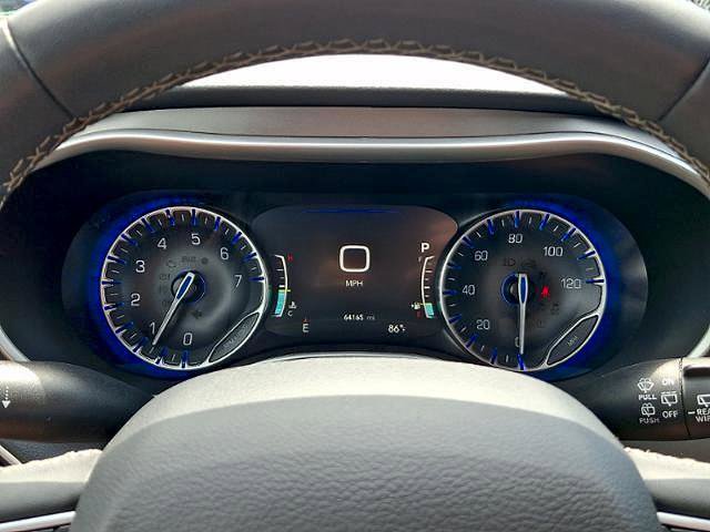 Used 2023 Chrysler Pacifica Touring-L FWD image 20