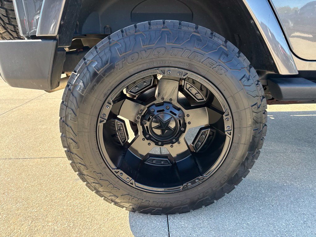 Used 2017 Jeep Wrangler Unlimited Sahara w/ Connectivity Group AWD/4WD image 55