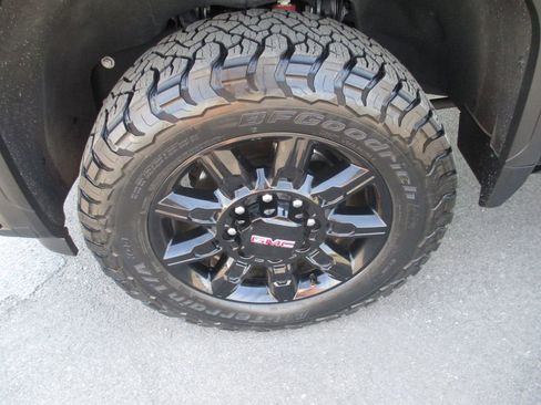 Used 2024 GMC Sierra 2500 AT4 w/ AT4 Premium Plus Package image 15