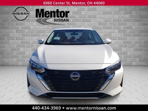 New 2025 Nissan Sentra SV w/ SV Premium Package FWD image 2
