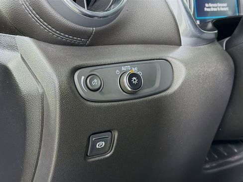 Used 2022 Chevrolet Blazer LT image 12