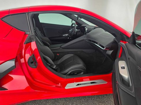 Used 2024 Chevrolet Corvette Stingray Coupe w/ 1LT RWD image 10