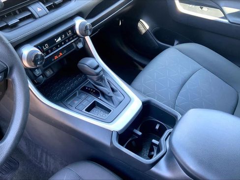 Used 2024 Toyota RAV4 XLE FWD image 16