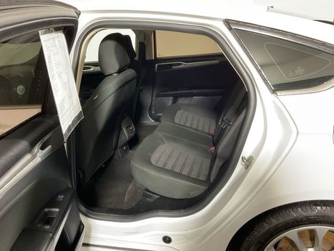 Used 2020 Ford Fusion SE image 28