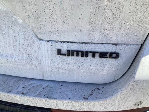 Used 2023 Jeep Grand Cherokee L Limited w/ Black Appearance Package image 11