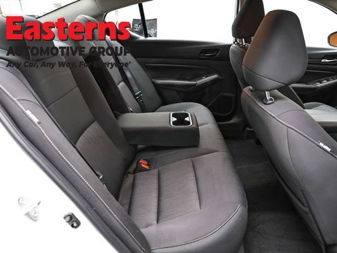 Used 2025 Nissan Altima 2.5 SV FWD image 23