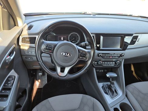 Used 2018 Kia Niro LX image 5
