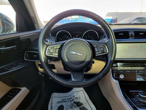 Used 2017 Jaguar XE Prestige image 21