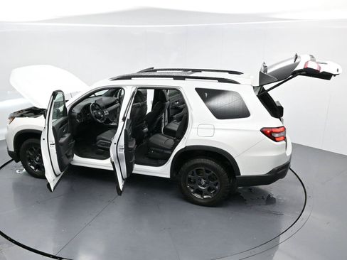 Used 2024 Honda Pilot TrailSport image 51