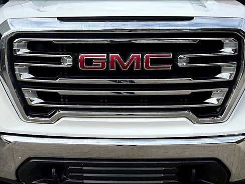 Used 2022 GMC Sierra 1500 SLT image 32
