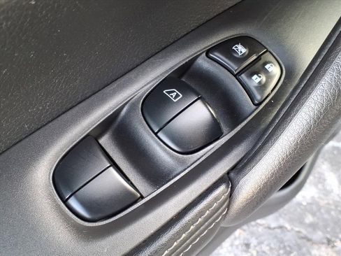 Used 2020 Nissan Rogue Sport SL image 11