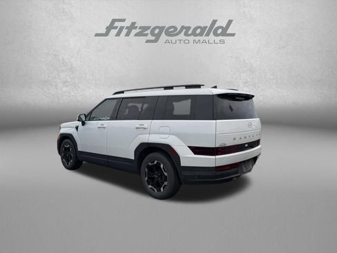 Used 2025 Hyundai Santa Fe SEL FWD image 3