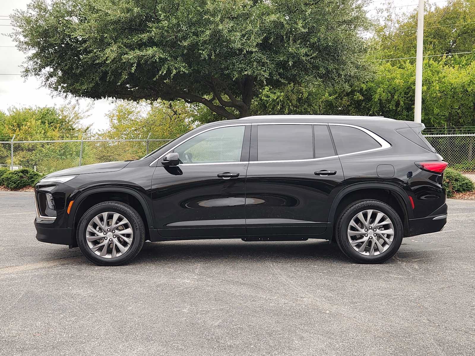 Certified 2026 Buick Enclave Preferred FWD image 4