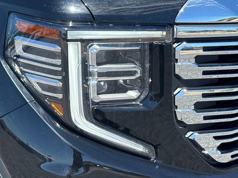 Used 2025 GMC Sierra 1500 Denali AWD/4WD image 46