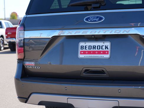 Used 2018 Ford Expedition Max Limited w/ Equipment Group 301A AWD/4WD image 10
