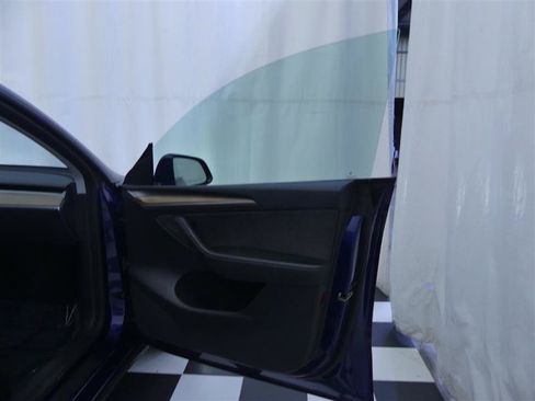 Used 2023 Tesla Model Y Performance AWD/4WD image 26