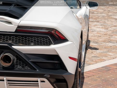 Used 2020 Lamborghini Huracan EVO image 45