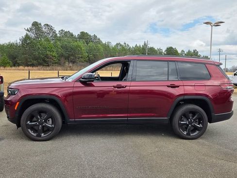 New 2024 Jeep Grand Cherokee L Altitude RWD image 5