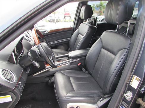 Used 2012 Mercedes-Benz GL 550 4MATIC image 9