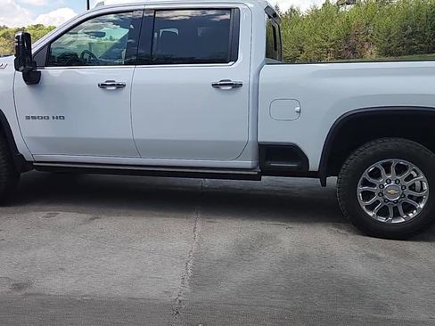 Used 2024 Chevrolet Silverado 3500 LTZ w/ LTZ Premium Package image 4