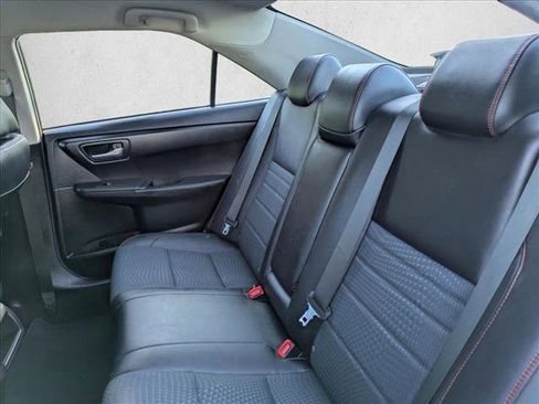 Used 2015 Toyota Camry SE image 17