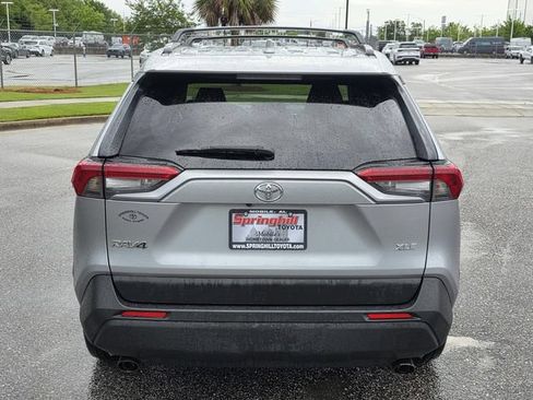 Used 2019 Toyota RAV4 XLE Premium FWD image 3