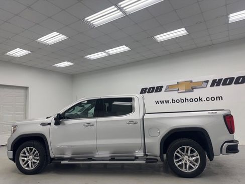 Used 2022 GMC Sierra 1500 SLT w/ SLT Premium Package image 8