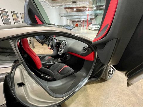 Used 2017 McLaren 570S RWD image 30