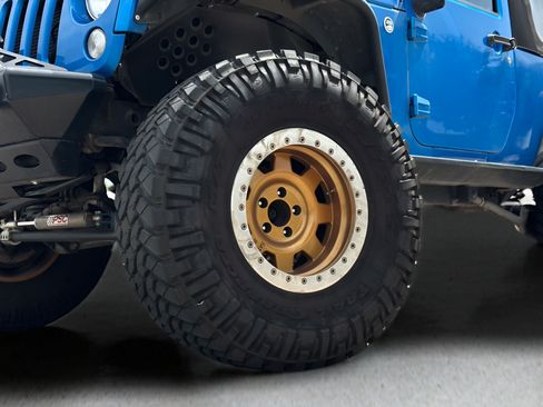 Used 2015 Jeep Wrangler Rubicon w/ Trailer Tow Group AWD/4WD image 24