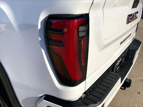 Used 2024 GMC Sierra 2500 AT4 w/ Technology Package image 26