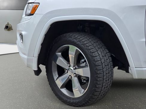 Used 2015 Jeep Grand Cherokee Overland AWD/4WD image 44
